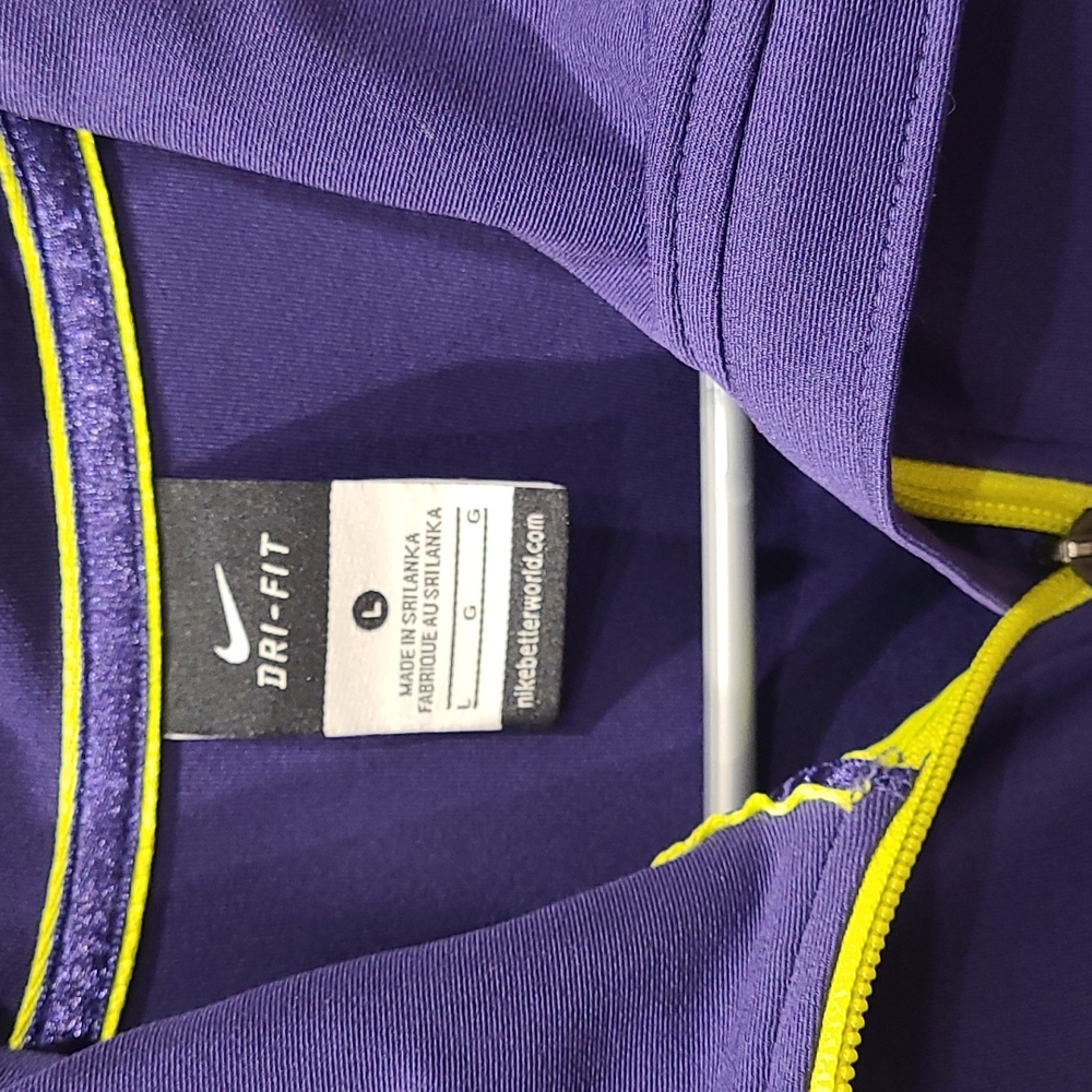 Nike Jacket - Picture 2 of 4